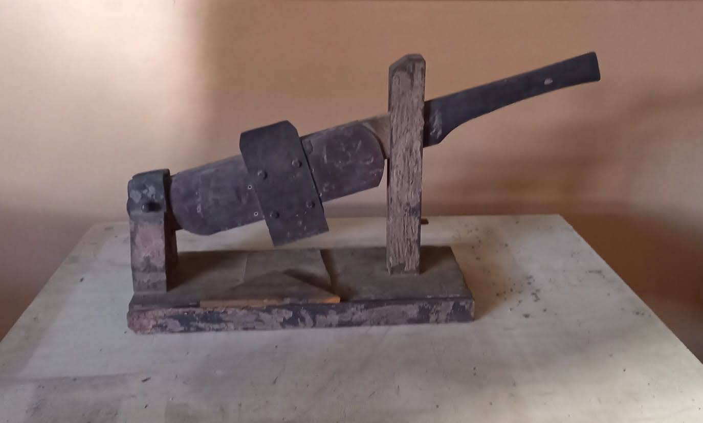 Pressa impiallacciatura